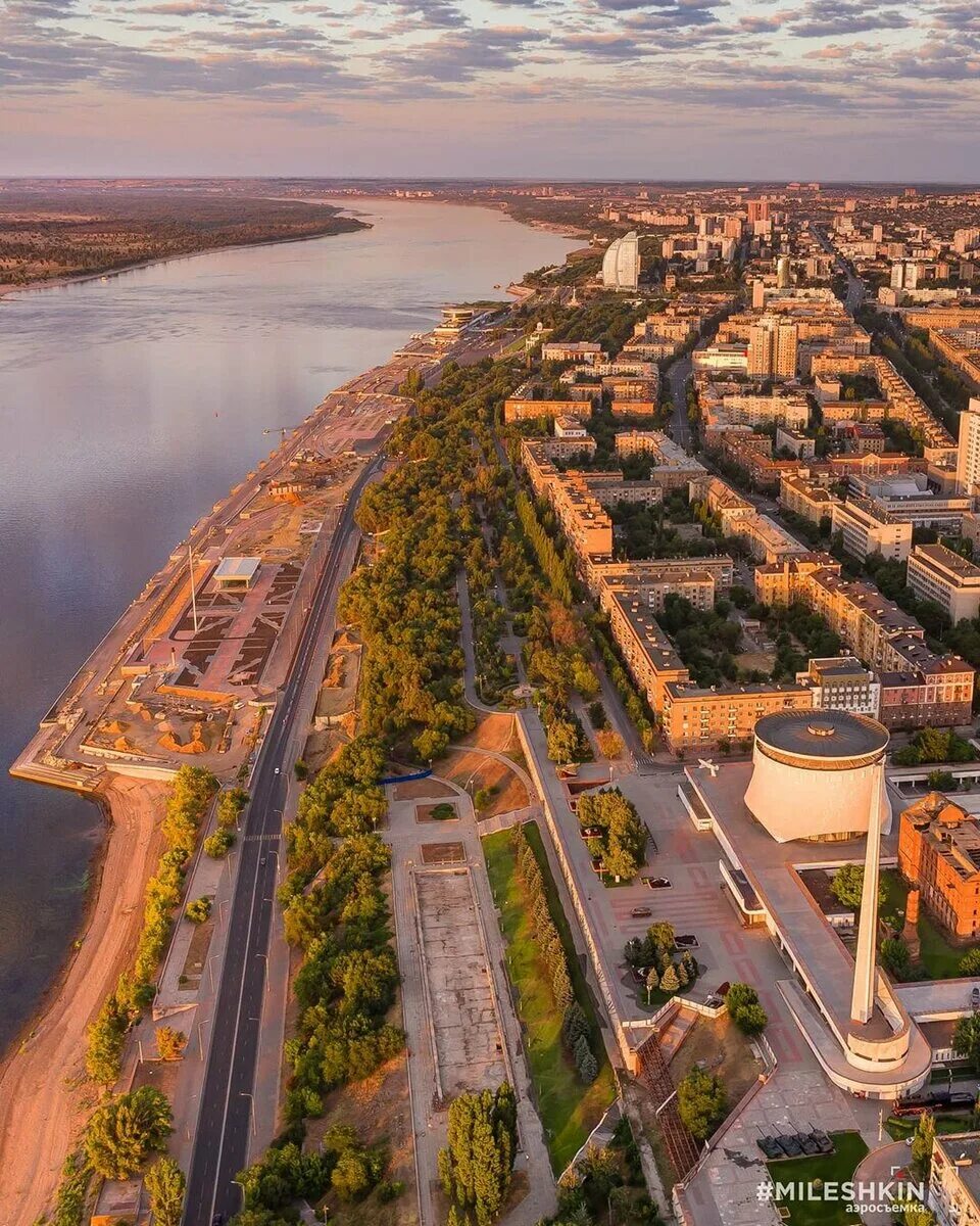 Город Волгоград. Волгоград центр с высоты птичьего полета. Волгоград вид сверху. ВОЛГОГРАДСВЫСОТЫПТИЧЬЕГОПОЛЁТА.