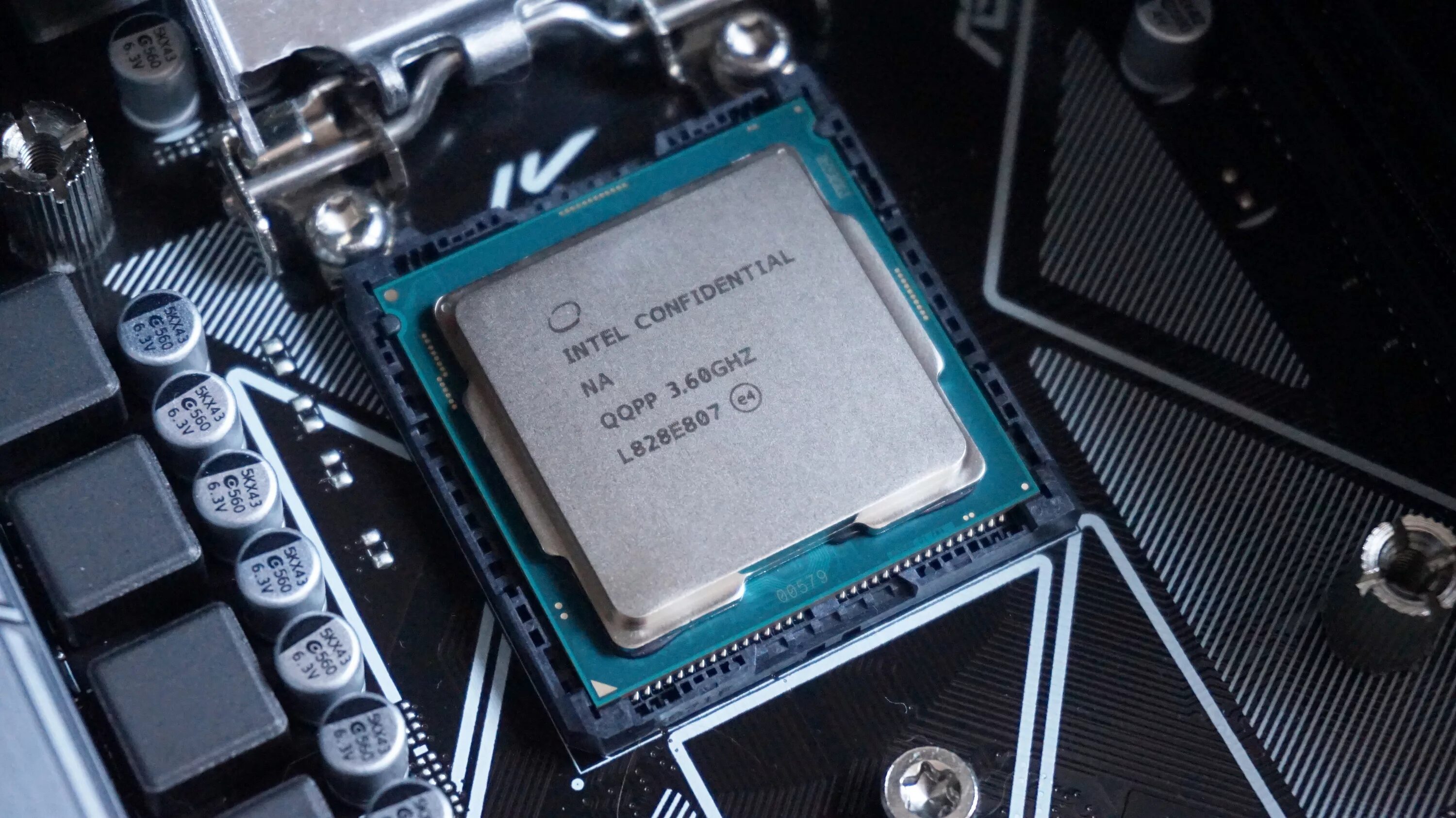 Как правильно подбирать процессор. Core i9 9900k. Процессор i9 9900k. Core i9 9900k Box. Intel Core i9-9900k.