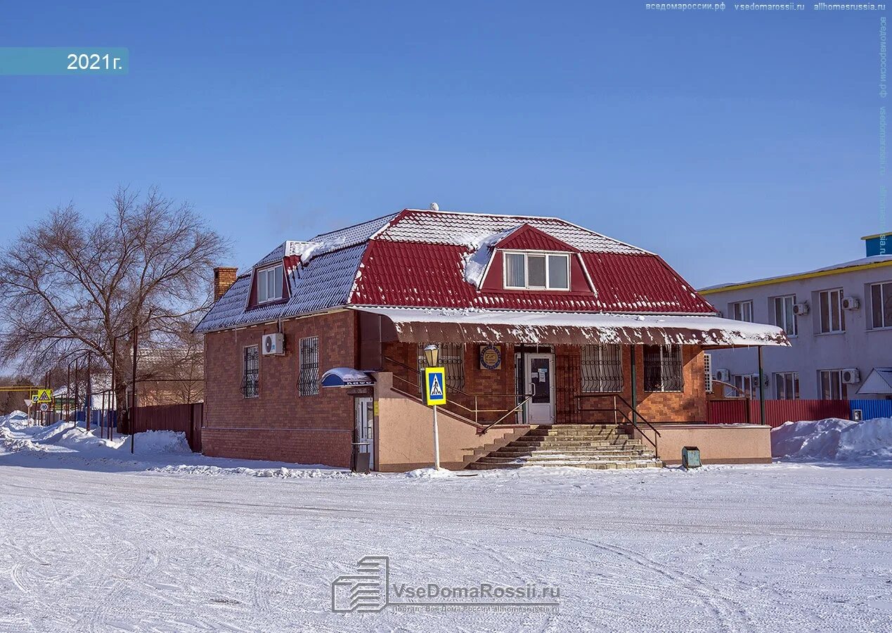 Авито большая глушица самарской. Большая Глушица Гагарина 91. Сладкий домик большая Глушица. Большая глушится улица Гагарина 36. Зеленое здание большая Глушица.