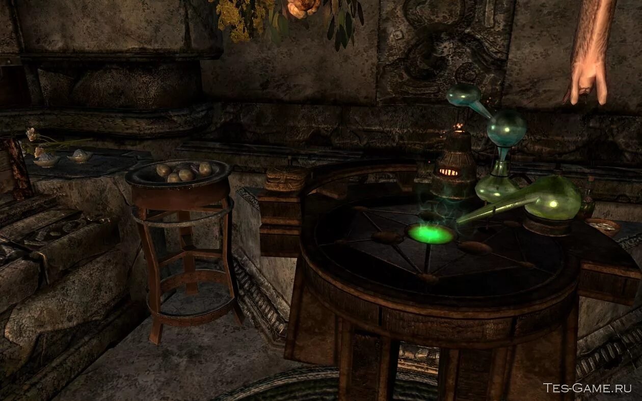 Обливион алхимическая лаборатория. Скайрим ингредиенты для зелья. Алхимическая станция скайрим. Кальцинатор морровинд. Алхимия мод.