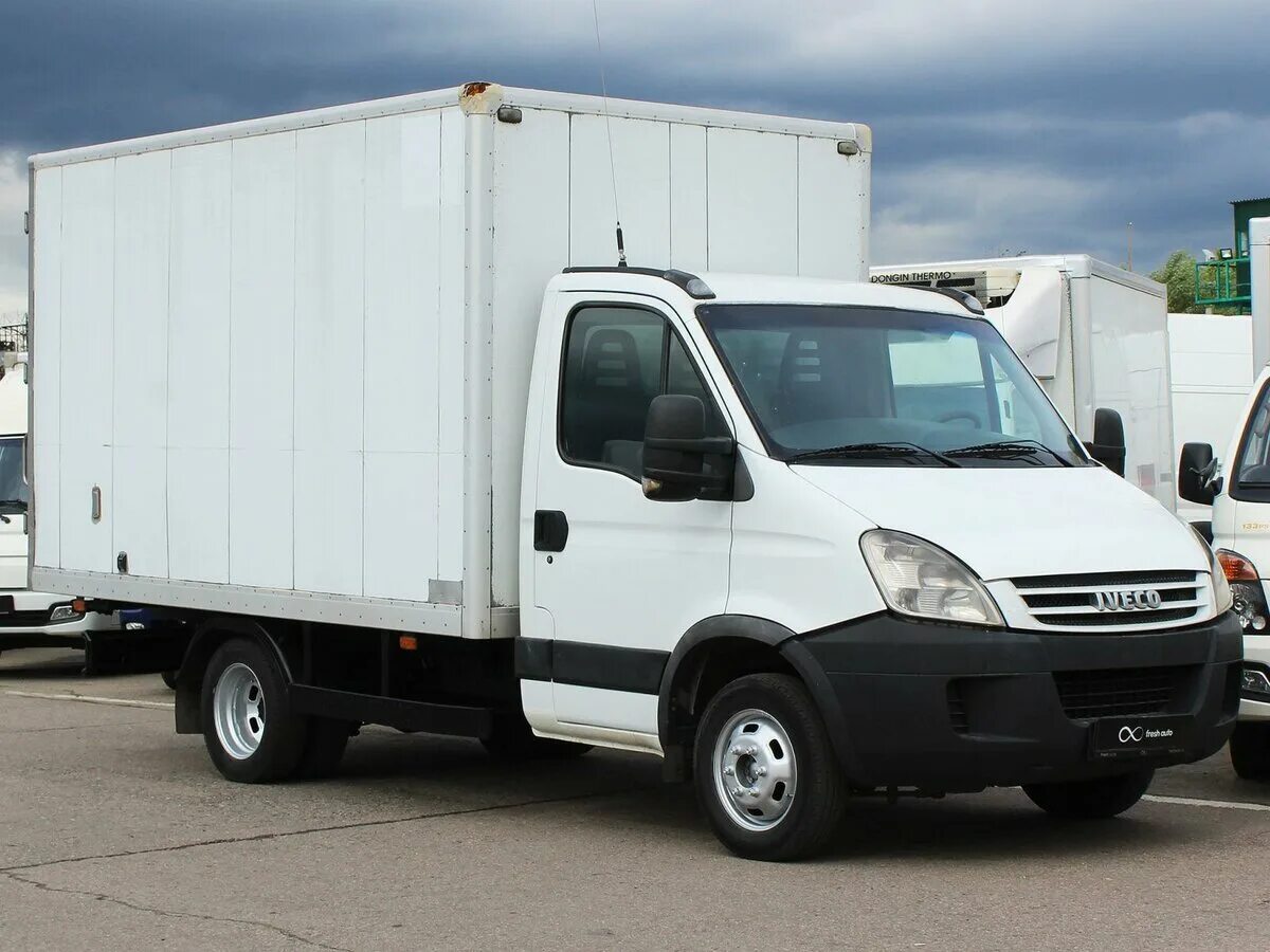 Iveco Daily 50c15 фургон. Iveco Daily фургон 50-+50. Iveco Daily промтоварный фургон. Ивеко Дейли 2010.