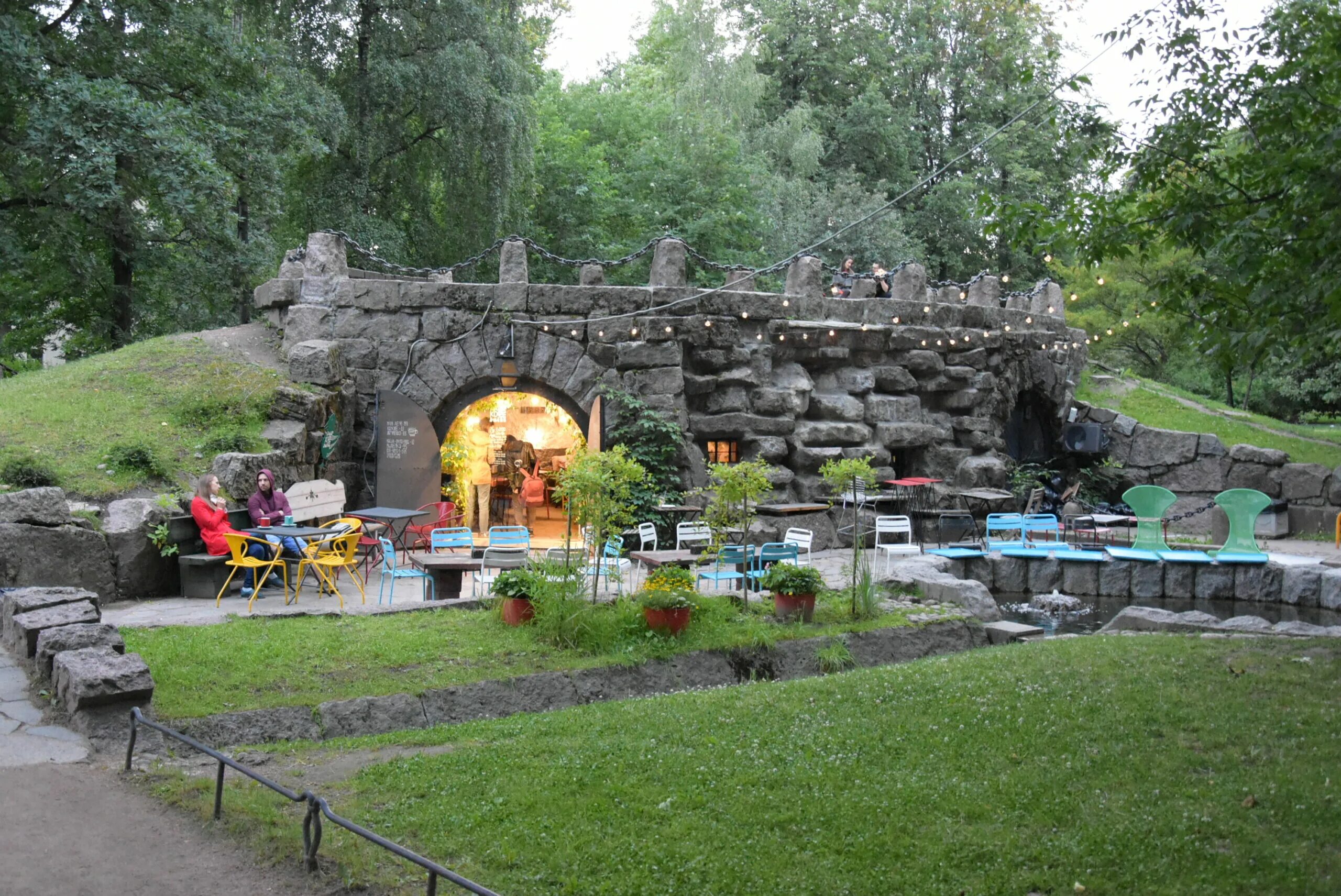 царское село. александровский парк грот. грот в александровском парке спб. петроградский грота. кафе грот санкт-петербург александровский парк.