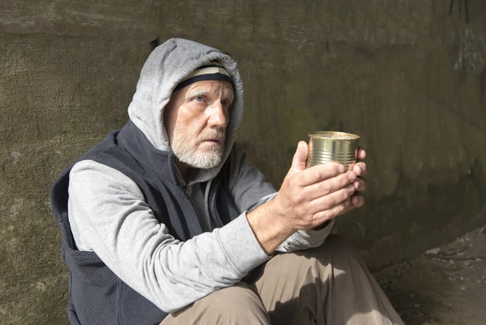 Пр зреть бездомного. Бездомный портрет. Бездомный старик портрет.