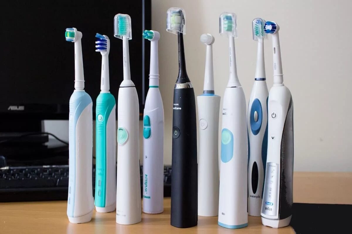 Ассортимент зубных щеток. Электрическая зубная щетка Donfeel HSD-015 белая. Электрическая зубная щетка Electric Toothbrush.