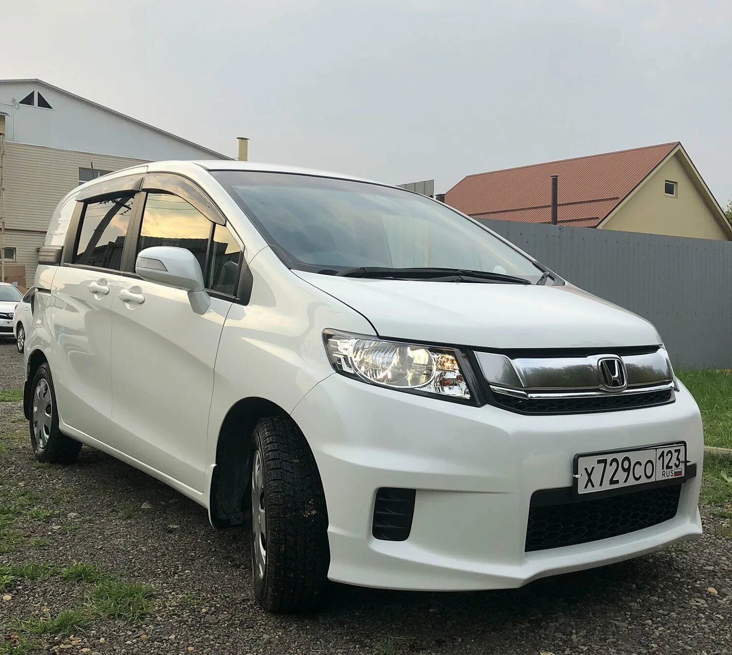 Honda spike купить. Honda freed Spike. Honda freed Spike 2016. Honda freed Spike 2021. Honda Fit Spike.