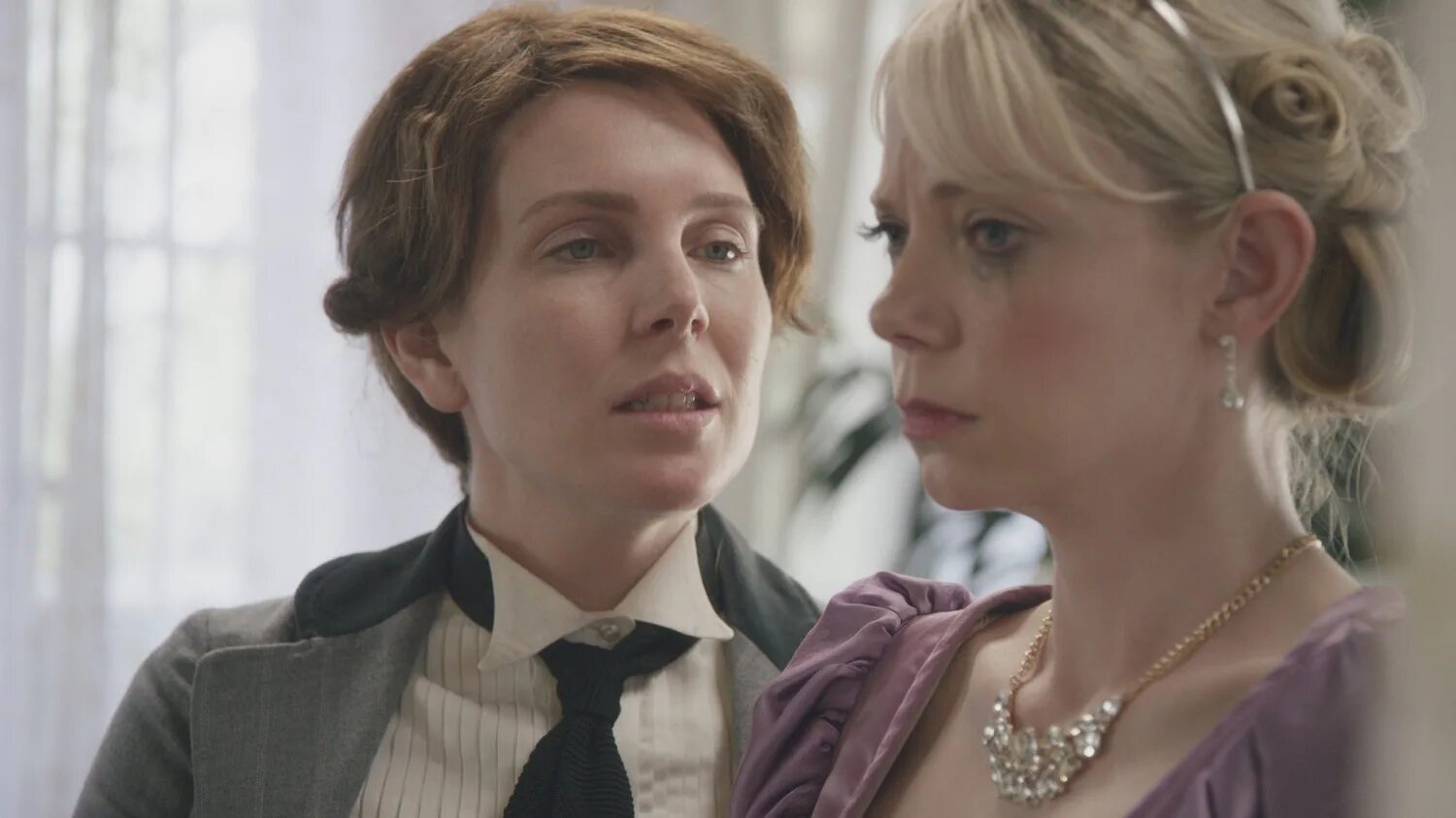 Another period. Riki Lindhome.