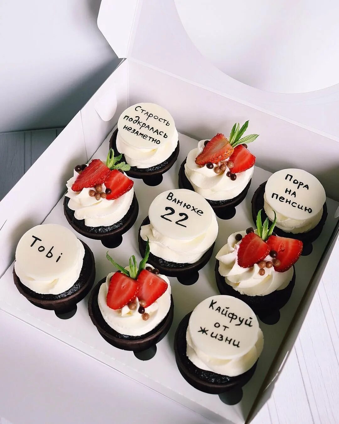 Необычные подарки своими руками. Необычные подарки своими руками. Торты из конфет и шоколадок. Торт для мужчины на день рождения. Подарить торт на день рождения.