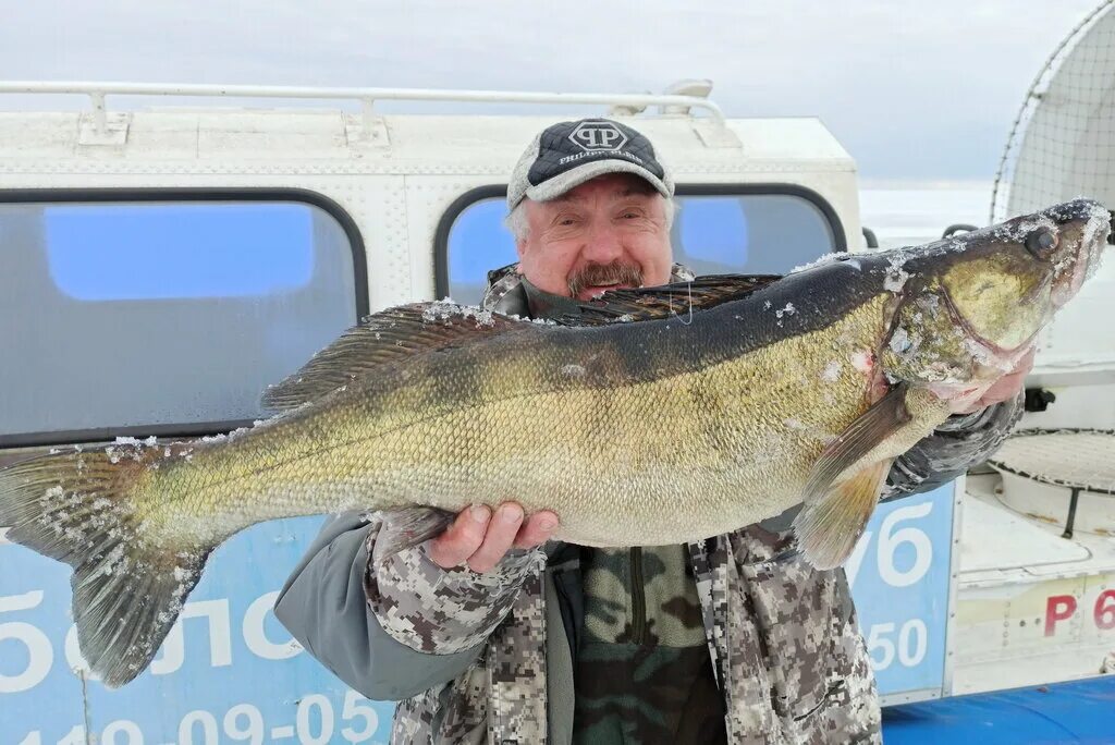 Форум рыбаков рыбинска. Рыбинское водохранилище рыбалка. Рыбинское водохранилище зимняя рыбалка. Весьегонск Рыбинское водохранилище. Рыбалка в Рыбинске.