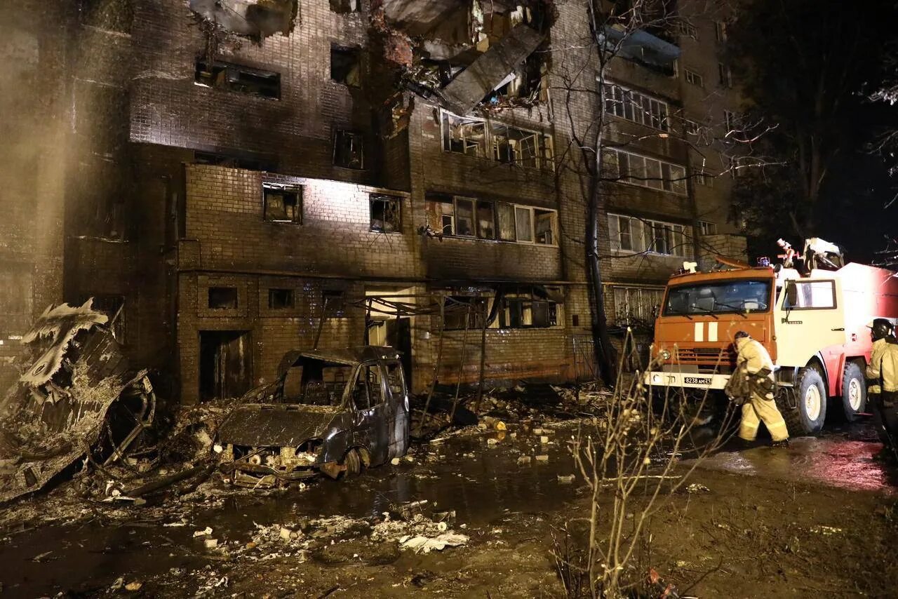Теракт в москве сколько погибших сколько раненых. Пожар в здании. Пожар дома.