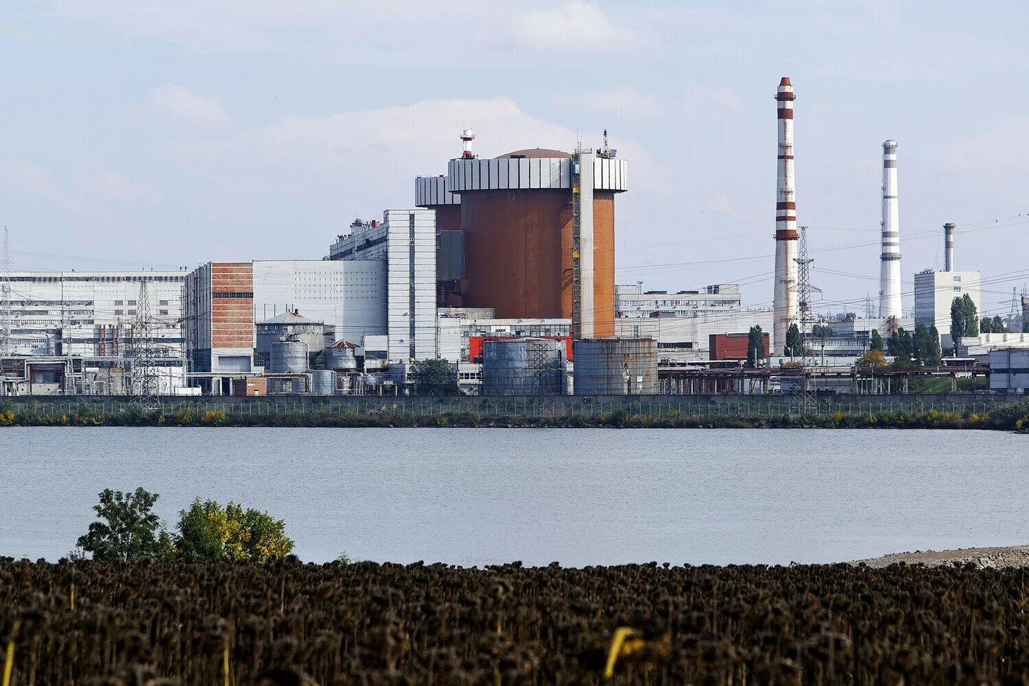 вышла электростанции. энергоблок аэс. площадки для аэс в беларуси. калининская аэс 3 энергоблок. бн-800 реактор.