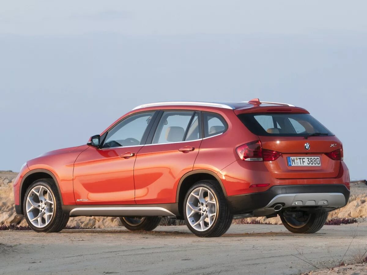 Bmw x1 2012. BMW x1 sdrive18i. BMW x1 1 поколение. БМВ х1 2012.