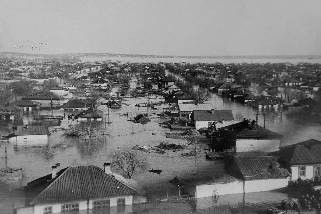 Какие улицы затопила в городе орске. Наводнение в Орске в 1957. Орск 1957 наводнение в Орске. Орск старый город. Орск наводнение 1942 года.