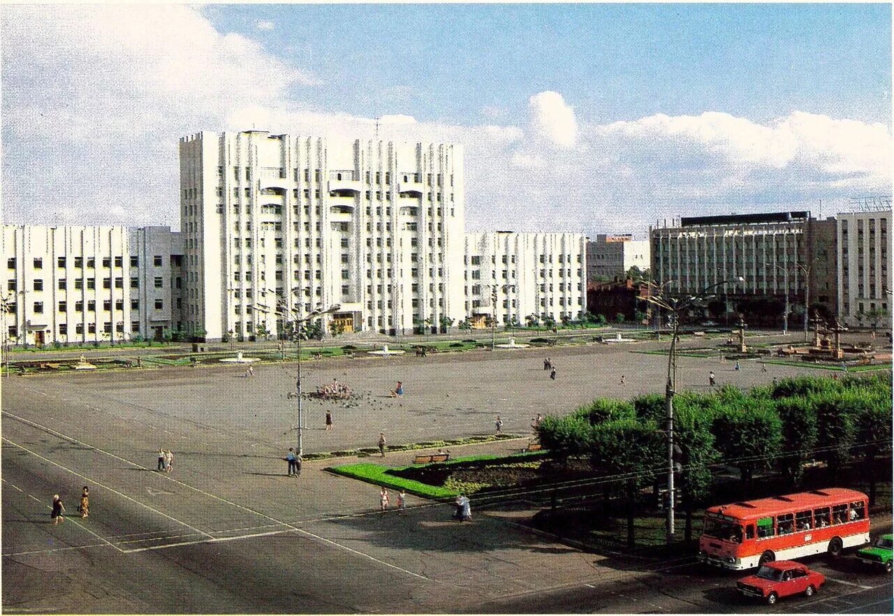 хабаровск 1990 год. хабаровск 90-е. хабаровск 1990 год. площадь ленина хабаровск ссср. владивосток в 90-е годы.