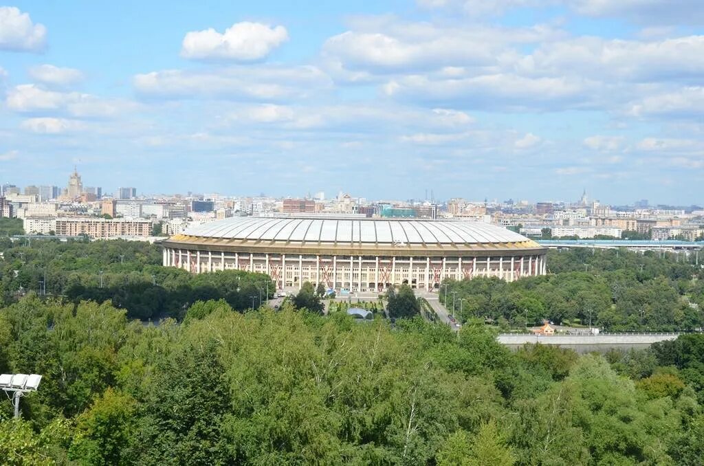 Смотровая на воробьевых горах. Воробьевы горы лужники. воробьёвы горы смотровая площадка. ленинские горы смотровая площадка. смотровая площадь воробьевы горы.