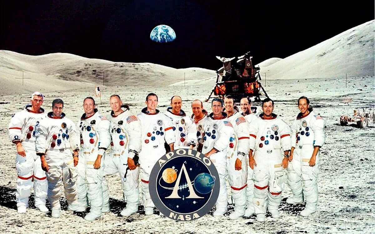 Есть ли на луне. Экипаж Аполлон 11. Астронавты США на Луне. Аполлон 11 экипаж в корабле. Первая Экспедиция на луну американские астронавты Майкл Коллинз.