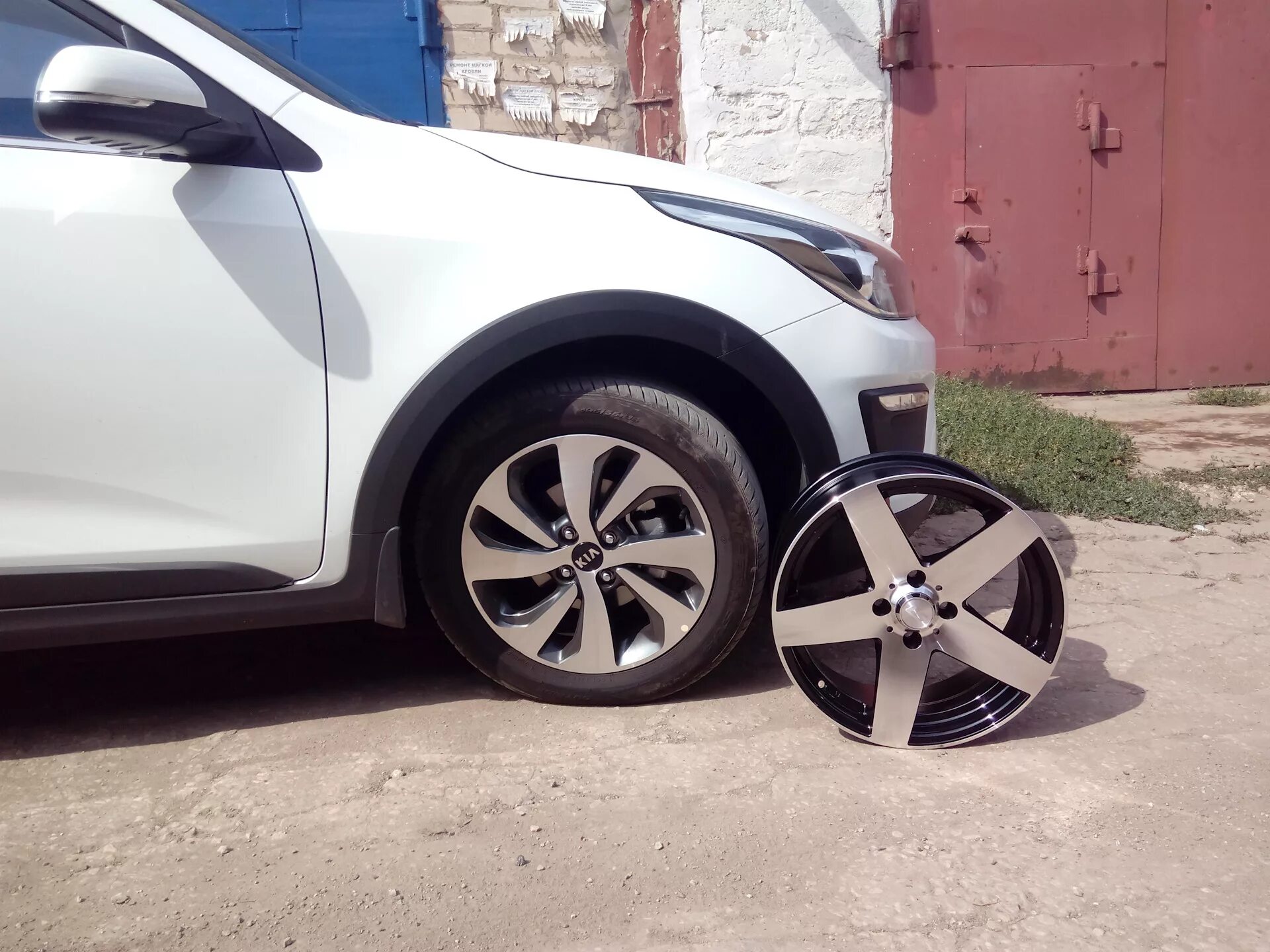 Kia Rio диски r16. Kia Rio x-line диски 16. Литье на Киа Рио 4 16 радиус. Kia Rio x-line диски r16. Диск kia rio x