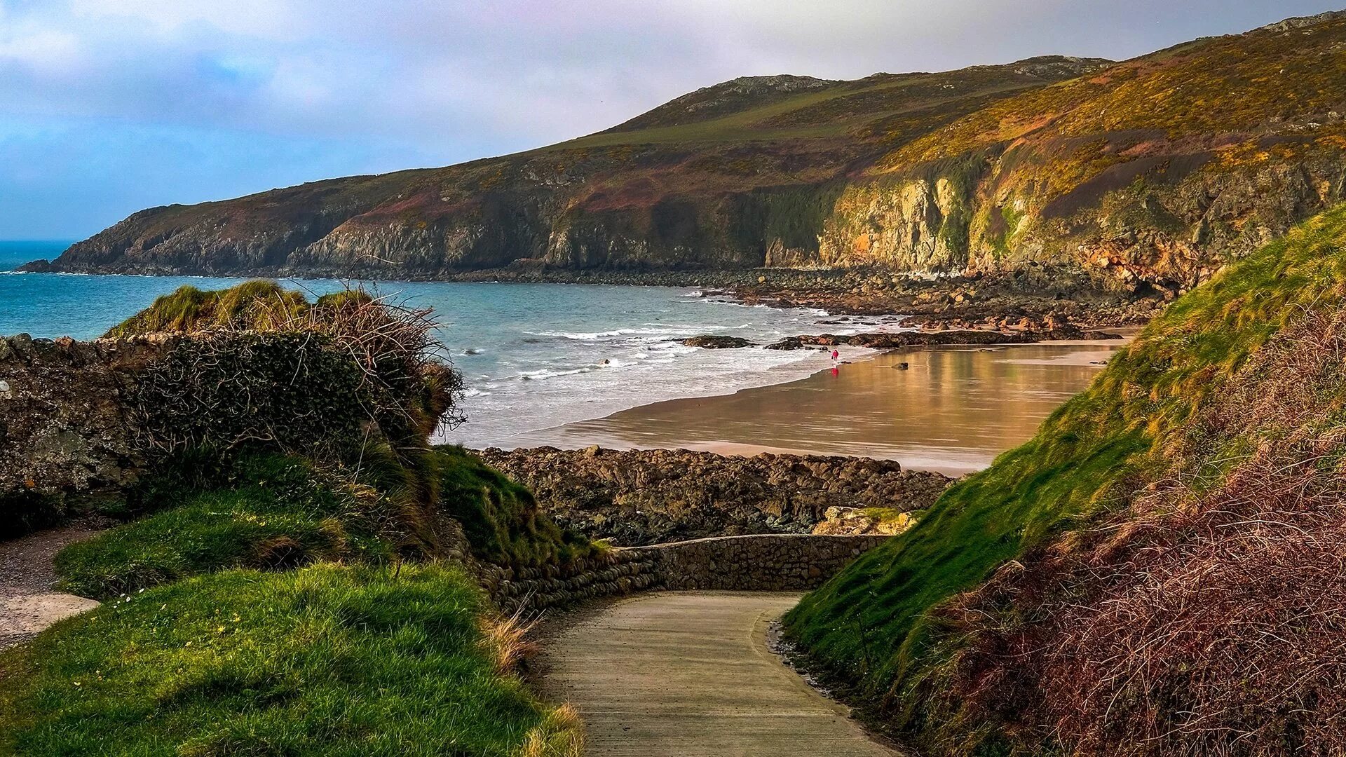 Seas of britain. Южный Уэльс Англия. Бухта три Клифс Уэльс. Великобритания Уэльс Гауэр остров\. Корнуолл Великобритания.