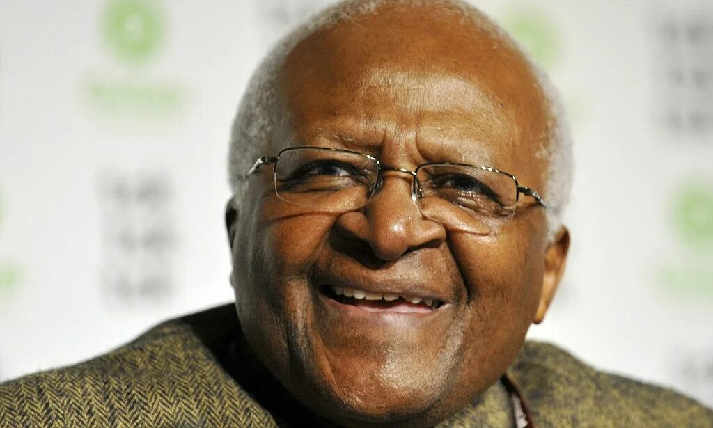 Desmond Tutu. Десмонд Туту портрет. Десмонд Туту премия Нобел. Десмонд туту