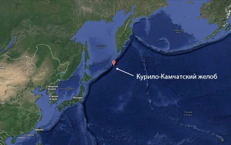 Самая глубокая впадина в евразии. Расположение Курило Камчатского глубоководного желоба. Курило-Камчатский жёлоб наибольшая глубина. Курило Камчатский глубоководный желоб на карте наибольшая глубина. Курило Камчатский глубоководный желоб на карте.