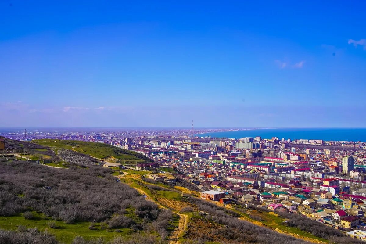 Гора тарки тау. Гора Тарки Тау в Махачкале. Тарки Тау Махачкала смотровая площадка. Гора Тарки Тау в Махачкале смотровая. Гора Тарки Тау в Махачкале смотровая площадка.