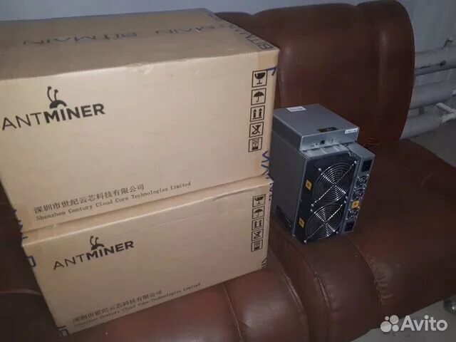 Antminer t21 190 th s. T17 Antminer коробка. L7 Antminer пломба. Antminer l3+ коробка. Antminer s17 коробка.