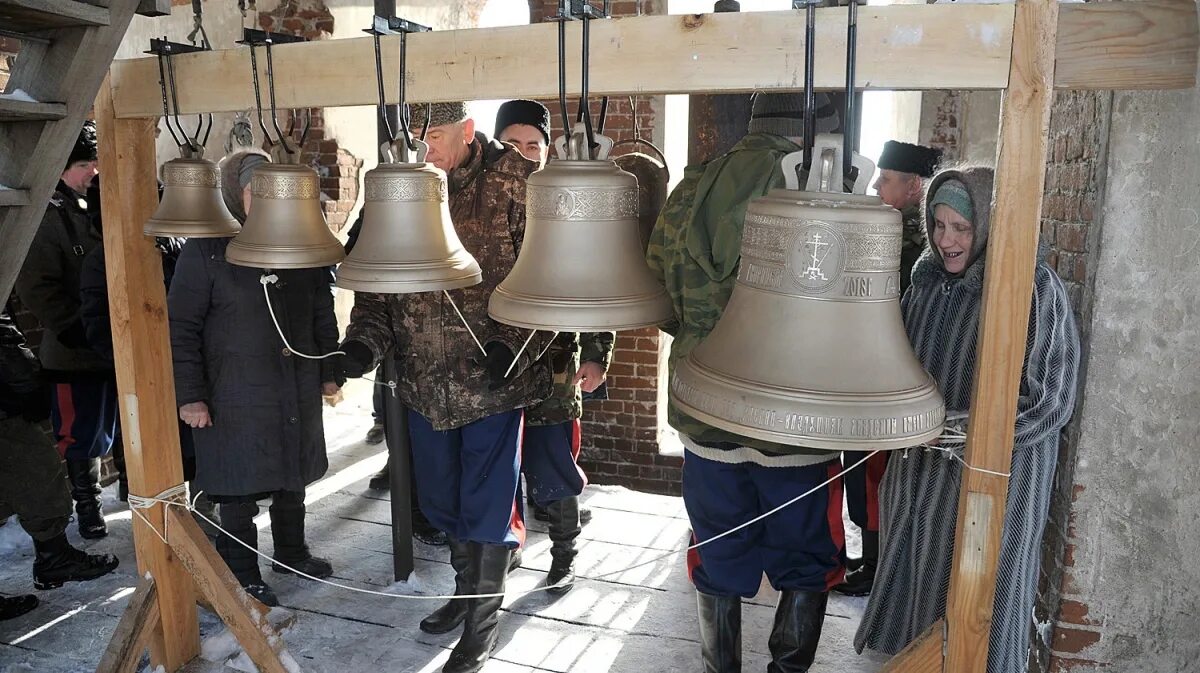 Воронежский колокольный завод. Колокол Воронеж. Колокола в храме. Русский колокол Воронеж. Звон корабельного колокола 5