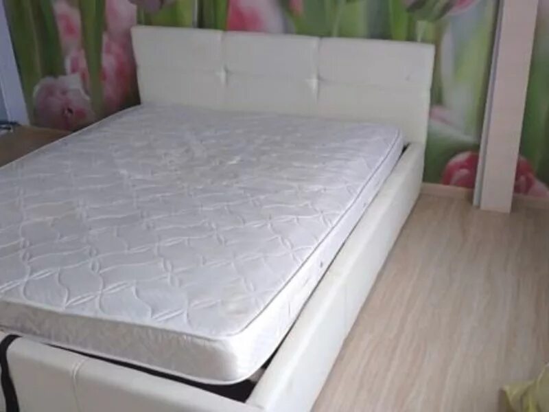 двухспальная кровать б/у. кровать двуспальная с матрасом юла. бэушные кровати. кровать двуспальная с матрасом. авито кровати двуспальные недорого.