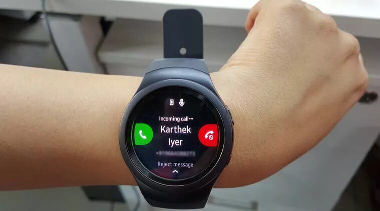 Как настроить смарт часы самсунг. Смарт часы самсунг Gear s2. Samsung Gear WHATSAPP. Samsung Galaxy Gear incoming Call. Смарт часы идеальные.