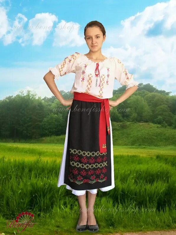 Молдаване женщины. Национальный костюм Молдовы. Национальный наряд Молдавии. Молдавская Национальная одежда. Молдавский костюм женский.