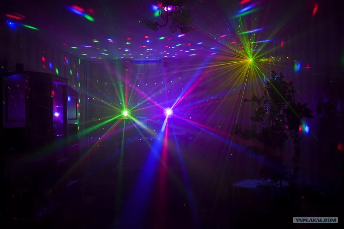 Включи клуб свет. Светомузыка в клубе. Ночная дискотека. Дискотека в клубе. Свет для дискотеки.