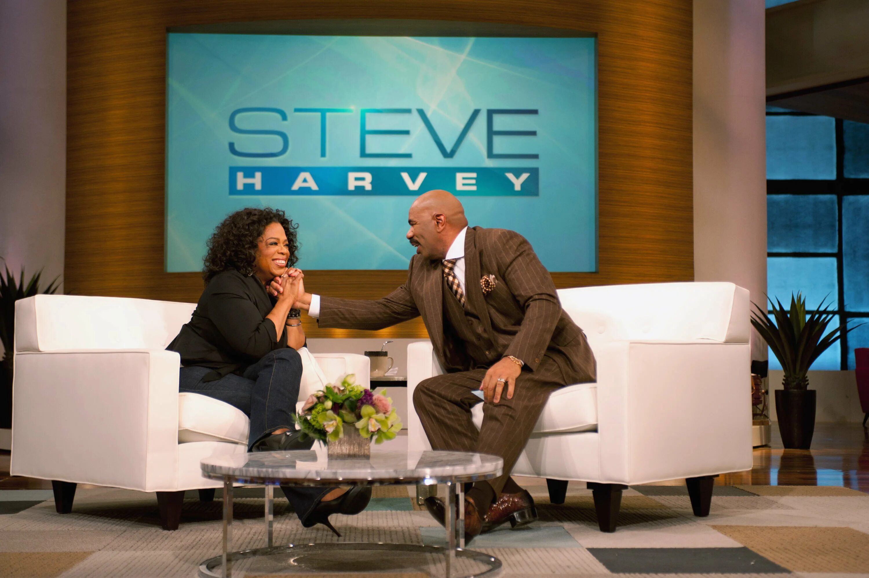 Talk show перевод. Oprah steve harvey. шоу talk. опра уинфри в студии. talk ведущие.
