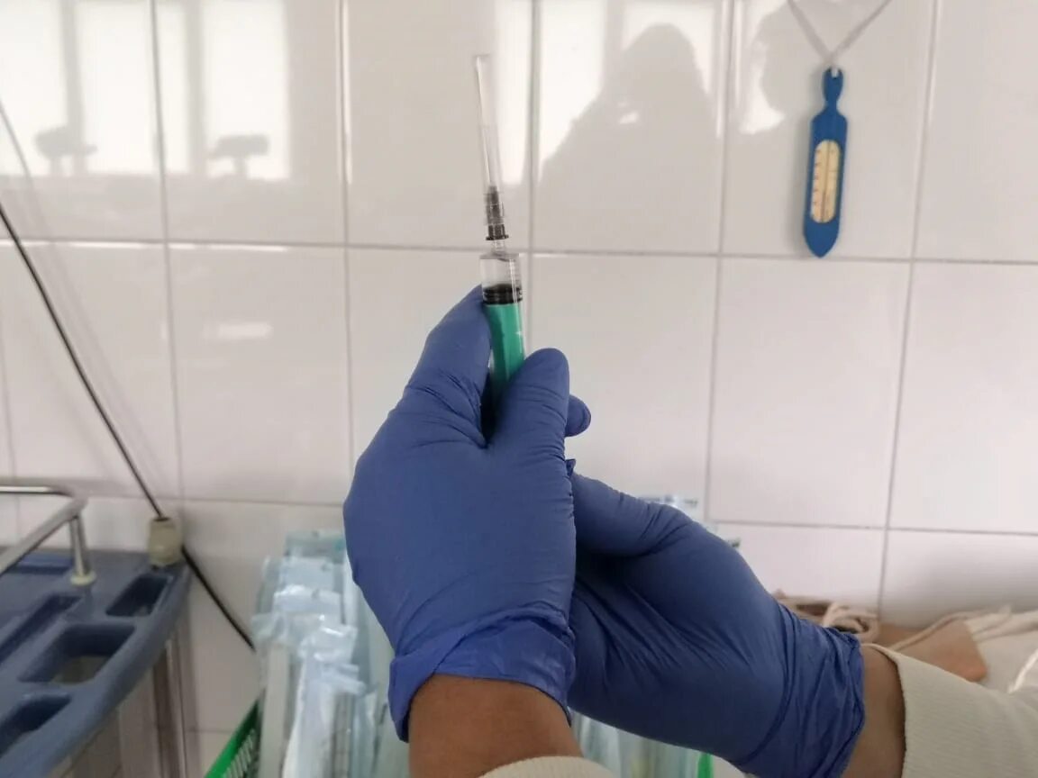 Где можно поставить прививку красноярск. Вакцинация от коронавируса в Красноярске фото Минздрав. Спутник Лайт вакцина от коронавируса г Златоуста в 2022 году.