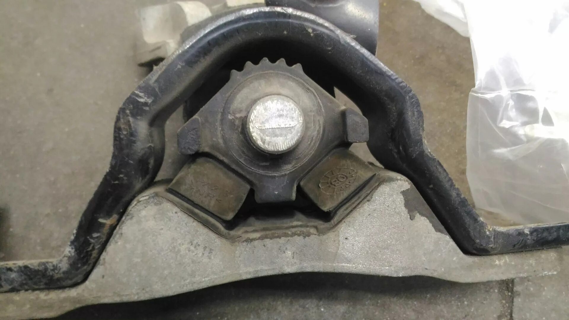Замена опор двигателя - Chevrolet Captiva (1G), 3,2 л, 2006 года запчасти DRIVE2