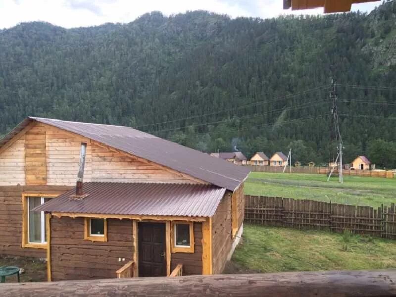 Дом на Чемале горный Алтай. Чемал горный Алтай домики. Усадьба кедр Чемал. Коттедж Ольги Чемал горный Алтай.