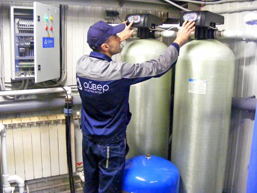 монтажник санитарно-технических систем и оборудования. мужчина сантехник. сантехник. лицо сантехника. частный сантехник.