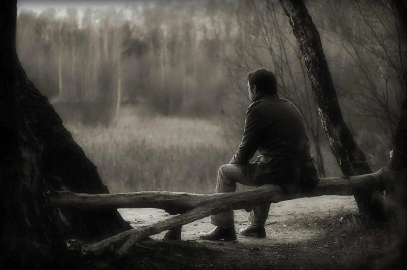 Последнее одиночество три дня дождя. Грустные картинки. Это одиночество. Грусть одиночество. Одинокий человек.