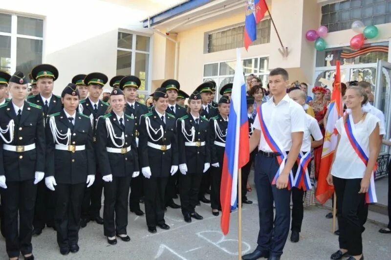 Крым севастополь школы. Кадетский корпус Нахимовского училища в Севастополе. Кадеты 7 школа Симферополь. Симферополь кадетская школа 7. Кадеты школа 22 Севастополь.