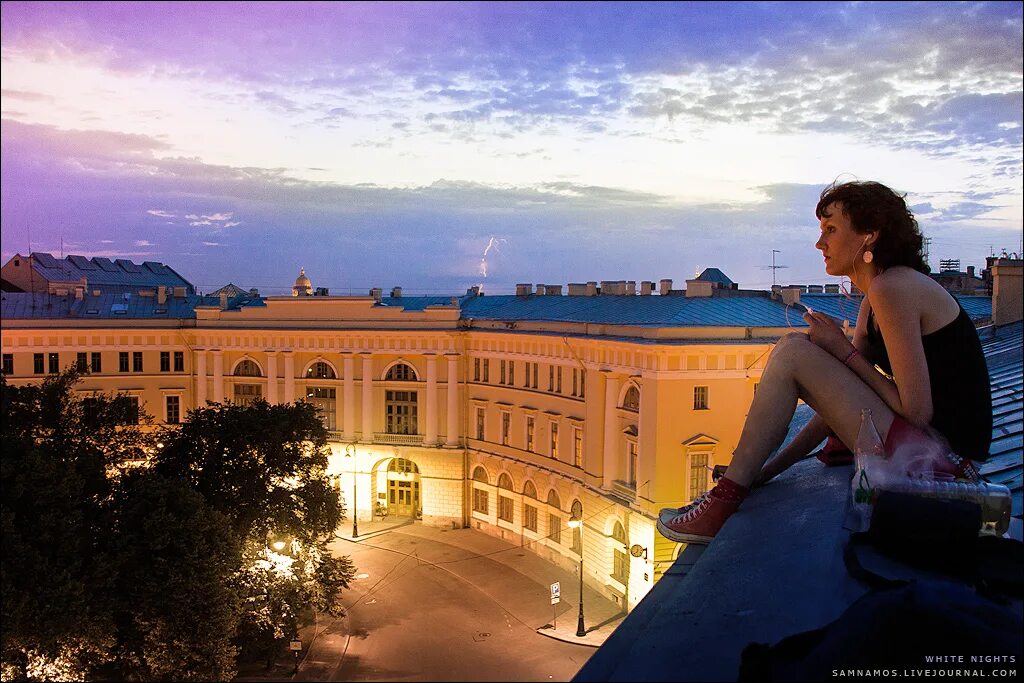 белые ночи петрозаводск. женские белые ночи. фотосессия в платье на улице ночью. белые ночи в июне в питере. люди на набережной петербурга.