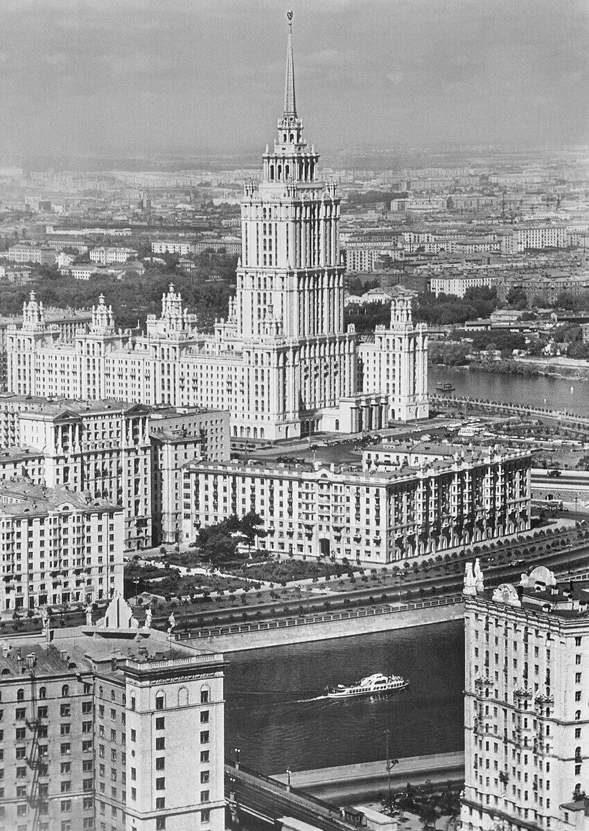 Архитектура москвы 20 века. Гостиница Украина 1957. Старый гостиница Украина 1957 года. Высотка гостиница Украина.