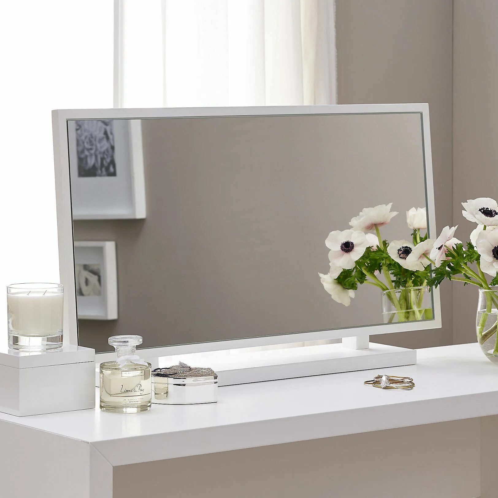 Table mirror. Стол с зеркалом. зеркало с белым цветком. dathan mirror masa model.