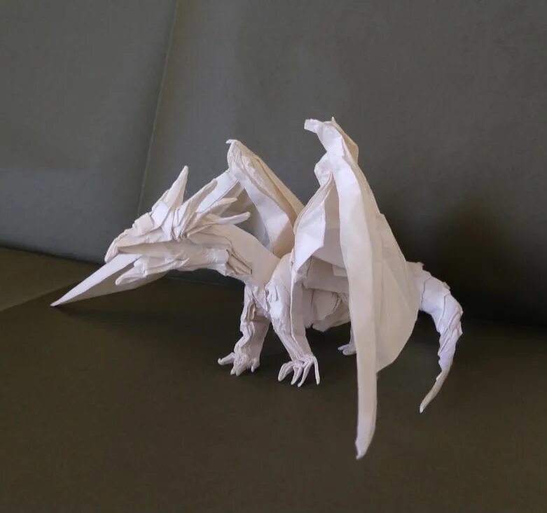 Western dragon shuki kato. Дракон из бумаги. Дракон из бумаги на руку. Дракон из бумаги. Бумажные драконы на руку.
