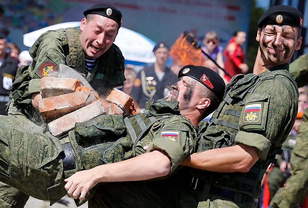 шлем ратник 2. военным сейчас лучше. бтк-групп военная форма. рвсн срочники. форма вдв 2022.
