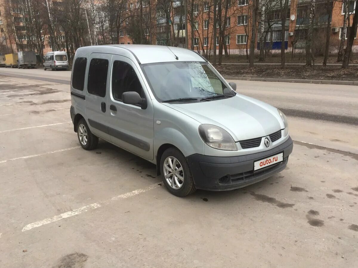 Купить рено кангу москве. Рено Кангу 2006г. Renault Kangoo 2006. Рено Кангу 2006 на 15 колесах.