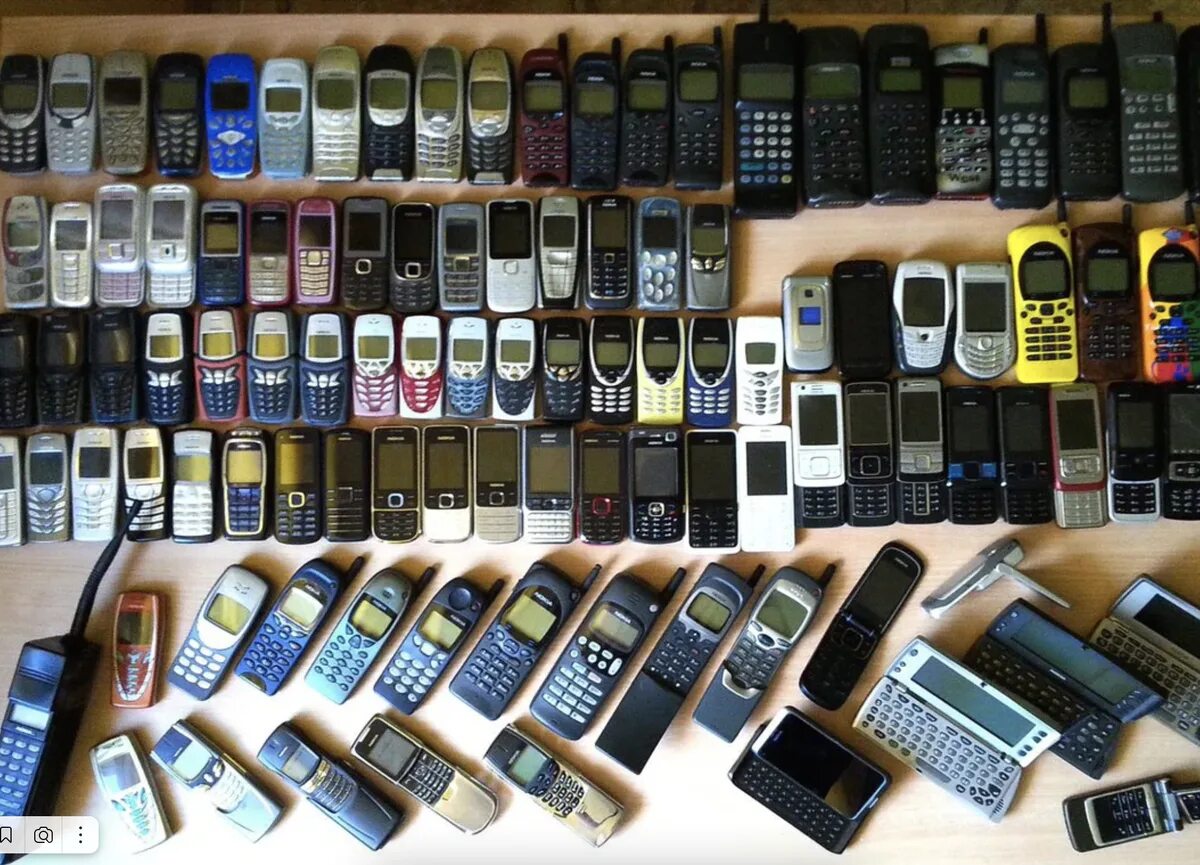 Русские вещи известные. Сотовые нокиа 2000. Модели нокиа кнопочные 2000х. Мобильные телефоны 90-х. Нокиа из 90-х.