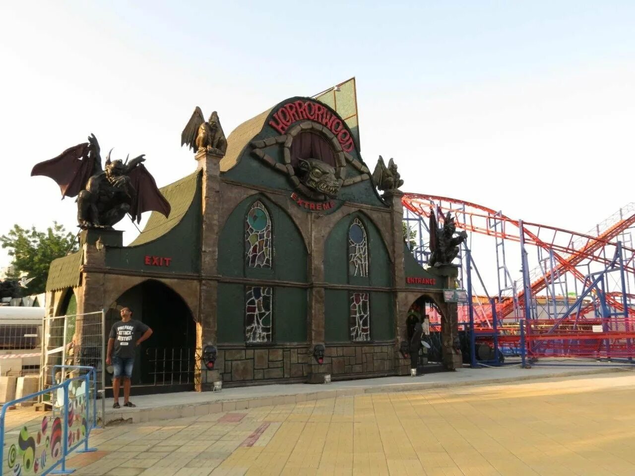 Солнечный берег Болгария Lunapark. Лунапарк Болгария Солнечный берег. Лунапарк Санни Бич. Луна парк комната чтраза. Парк аттракционов комната страха