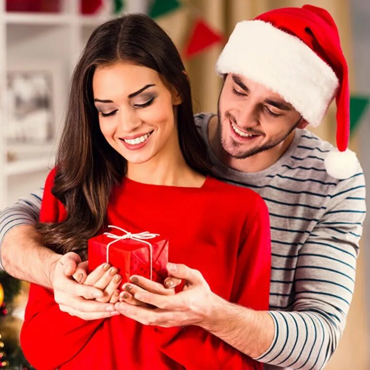 Подарок на нг девушке. Кольцо для предложения. Подарок девушке на новый год оригинальный. Идеальный рождественский подарок. Новогодний подарок любимой жене.