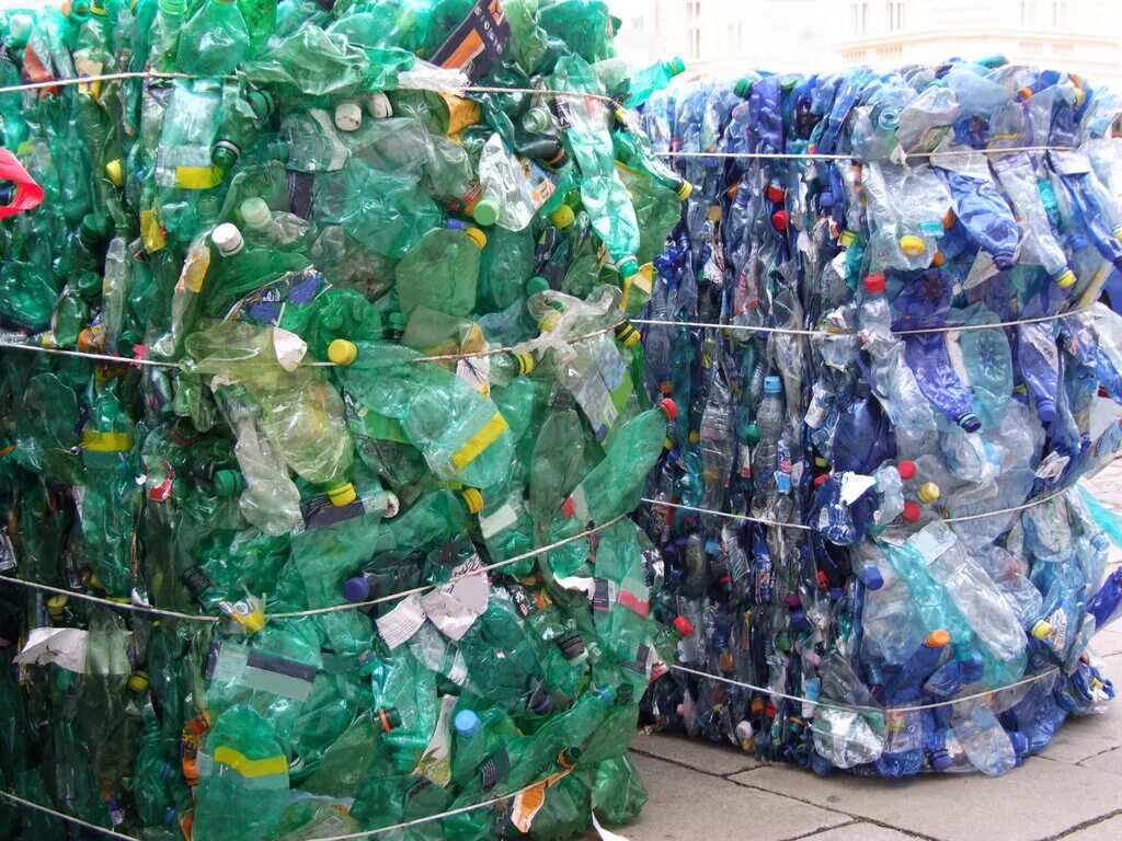 Куплю отходов пэт. Утилизация пластиковых бутылок. Переработка пластиковых бутылок. Пластиковые бутылки вторсырье. Утилизация ПЭТ бутылок.