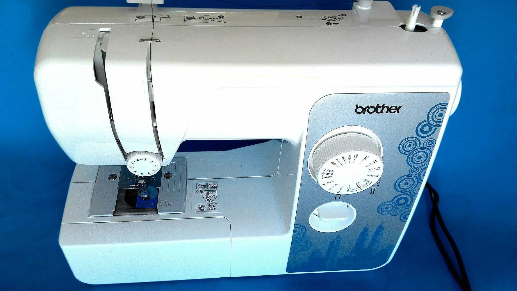 Швейная машина brother lx1400s. Brother LX-1400. Швейная машина brother LX-1400. Бротхер швейная lx1400s.