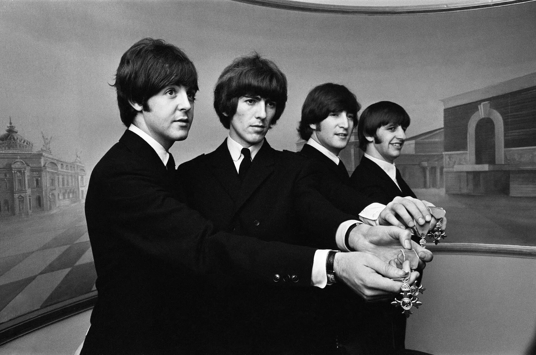 Группа битлз музыка. Битлз 1965. Великолепная четверка Битлз. Битлз 1961 год. Группа the Beatles.