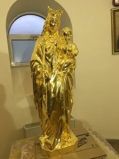 Золотая скульптура